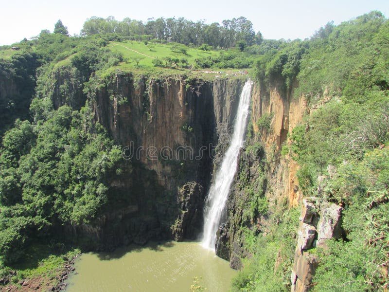 Howick Cai Na Cidade Pequena De Howick Kwazulu Natal África Do Sul Foto de  Stock - Imagem de cachoeira, zulu: 81882464
