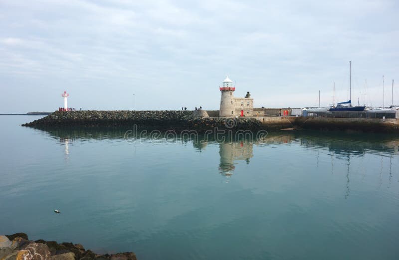 Howth schronienia latarnia morska, okręg administracyjny Dublin, Irlandia obrazy stock Howth schronienia latarnia morska, okręg administracyjny Dublin, Irlandia obrazy stock