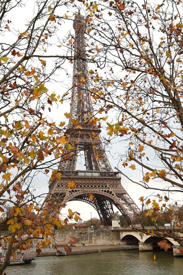 Hublot vers Paris photos libres de droits Hublot vers Paris photos libres de droits