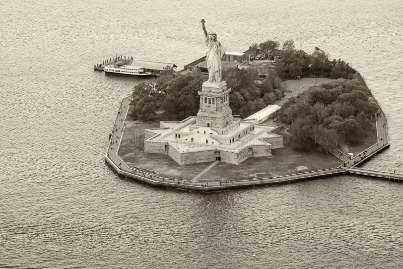 Hubschrauberansicht des Freiheitsstatuen, New York stockbilder Hubschrauberansicht des Freiheitsstatuen, New York stockbilder