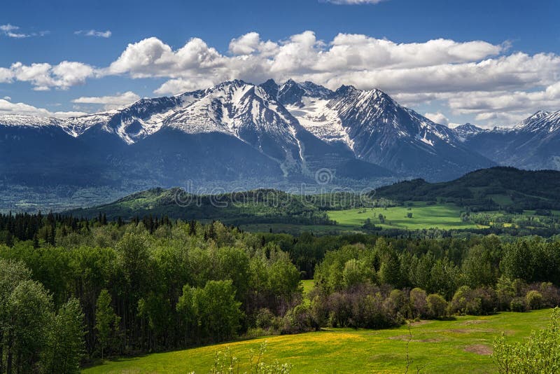 https://thumbs.dreamstime.com/b/hudson-bay-mountain-spring-pastures-hudson-bay-mountain-yellowhead-highway-spring-under-beautiful-blue-sky-117471177.jpg