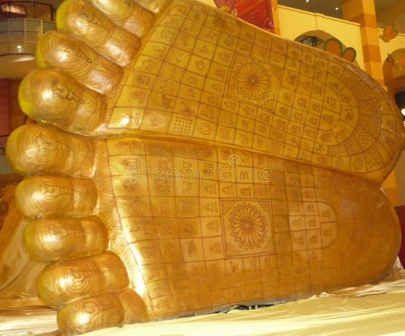 Huella de buddha de oro foto de archivo libre de regalías Huella de buddha de oro foto de archivo libre de regalías