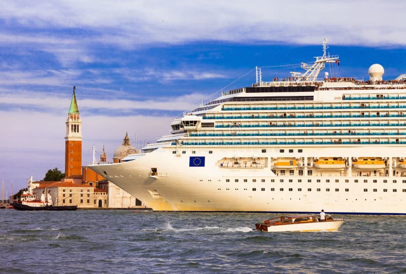 cruise ship in venice canal