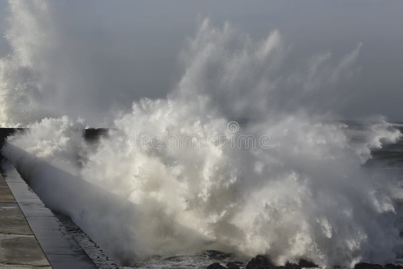 Huge stormy wave splash