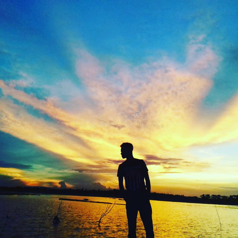 Featured image of post Whatsapp Dp Attitude Alone Boy Boy Sunset Shadow Photography / Setting an amazing whatsapp dp can help you in both your personal and professional career.