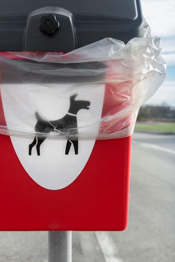 Hund-poo Abfall-Sänftenbehälter lizenzfreies stockfoto Hund-poo Abfall-Sänftenbehälter lizenzfreies stockfoto