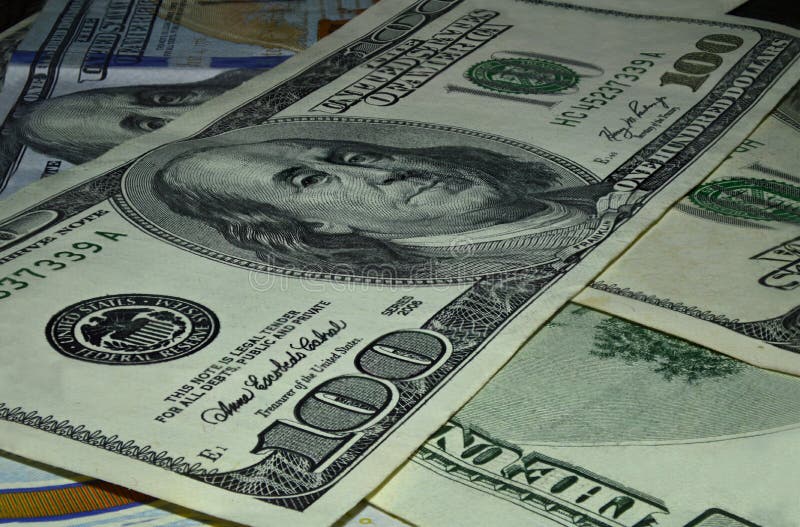 Hundert Dollarbezeichnungsmakro lizenzfreies stockbild Hundert Dollarbezeichnungsmakro lizenzfreies stockbild
