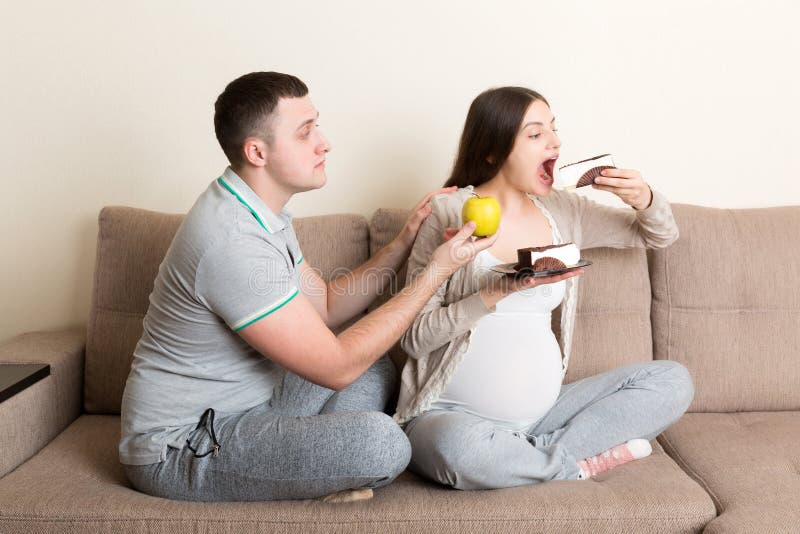 Wife h. Муж Пробует молоко жены. To Feed her husband.