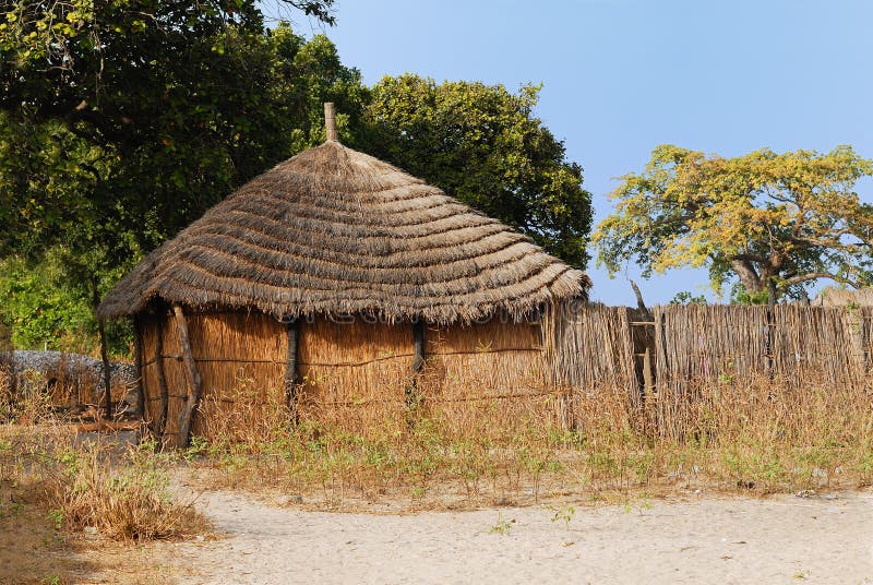 https://thumbs.dreamstime.com/b/hutte-africaine-17519537.jpg