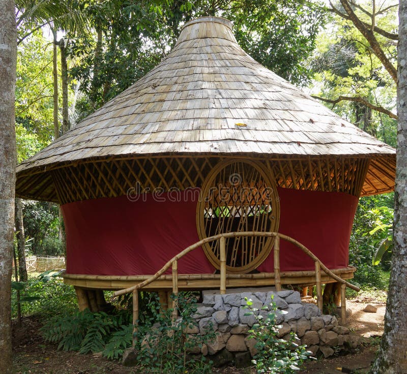  Hutte En Bambou  De Cercle Dans Bali Photo stock Image du 