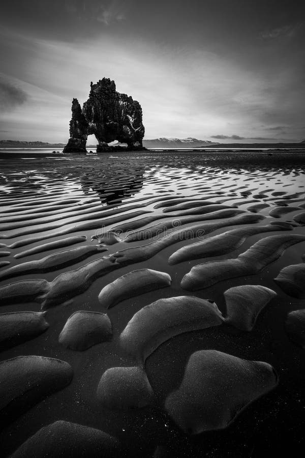 Hvitserkur em Islândia foto de stock Hvitserkur em Islândia foto de stock