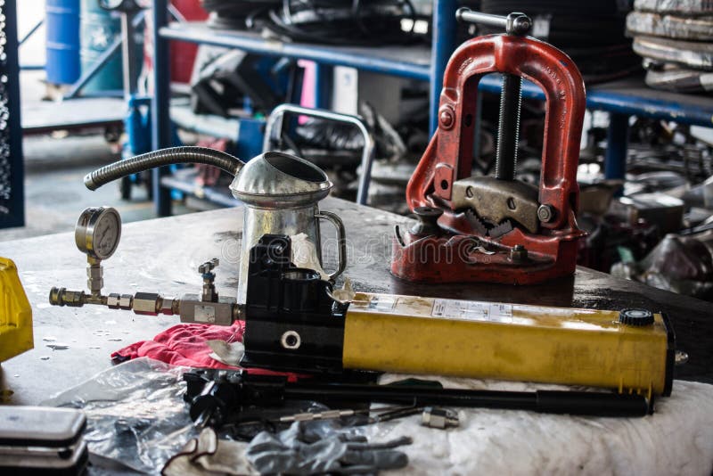 Hydraulic calibrate stock image. Image of measuring, machine 68509273