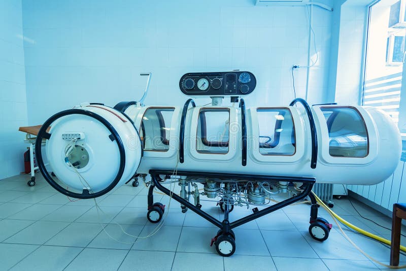 Hyperbaric oxygen therapy chamber tank