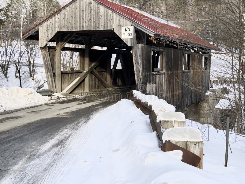 Hysterical Power House Bridge, Wooden Covered Bridge in stock photography