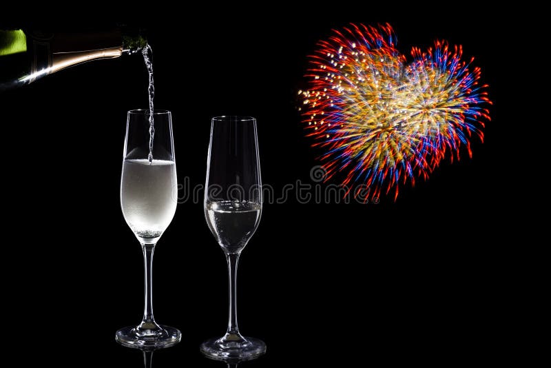 Hälla för champagne & fyrverkerihjärta royaltyfria foton Hälla för champagne & fyrverkerihjärta royaltyfria foton