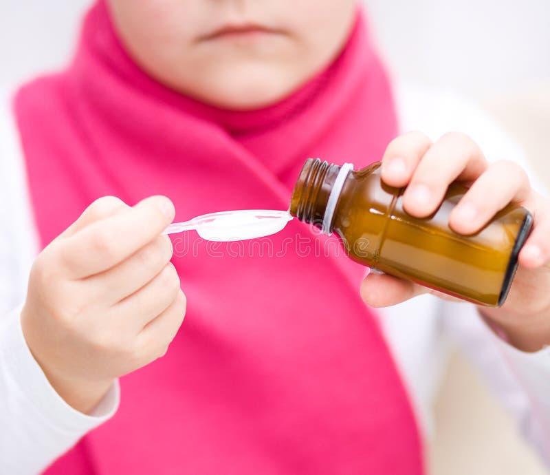 Hände, die Medizingesundheitswesensirup halten stockbilder Hände, die Medizingesundheitswesensirup halten stockbilder