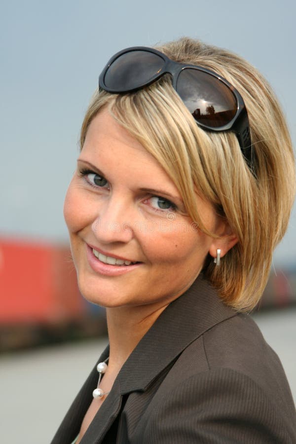Härlig affärskvinna arkivbilder