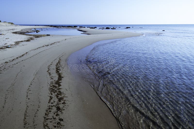 Härlig fjärd med havet och strand i Vieste Gargano, Puglia, Ital royaltyfri fotografi Härlig fjärd med havet och strand i Vieste Gargano, Puglia, Ital royaltyfri fotografi