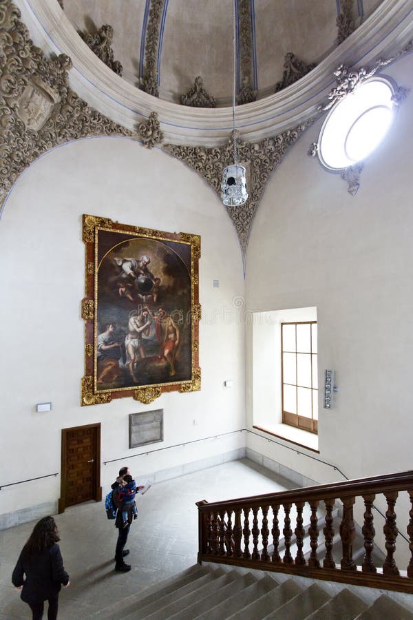 Härlig inre av den moriska Madrasahen av Granada royaltyfri bild Härlig inre av den moriska Madrasahen av Granada royaltyfri bild