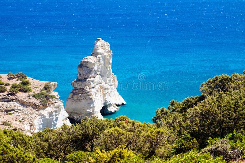 Härlig stenig kustlinje Kleftiko på Milos ö, Grekland royaltyfri foto Härlig stenig kustlinje Kleftiko på Milos ö, Grekland royaltyfri foto