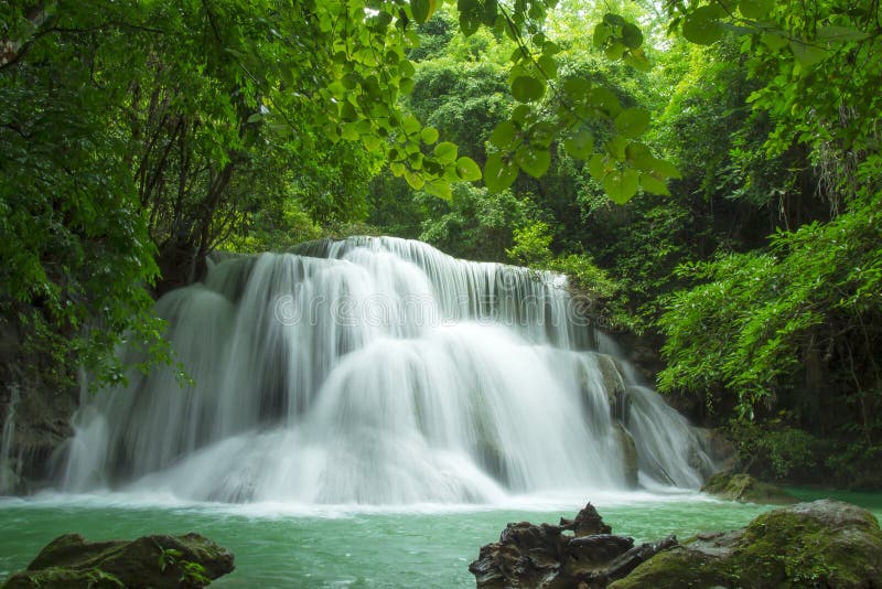 Härlig vattenfall i Thailand royaltyfria bilder Härlig vattenfall i Thailand royaltyfria bilder