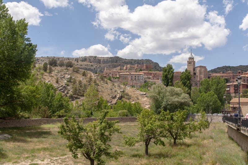 Härliga byar av Spanien, AlbarracÃn i landskapet av Aragon royaltyfri bild Härliga byar av Spanien, AlbarracÃn i landskapet av Aragon royaltyfri bild