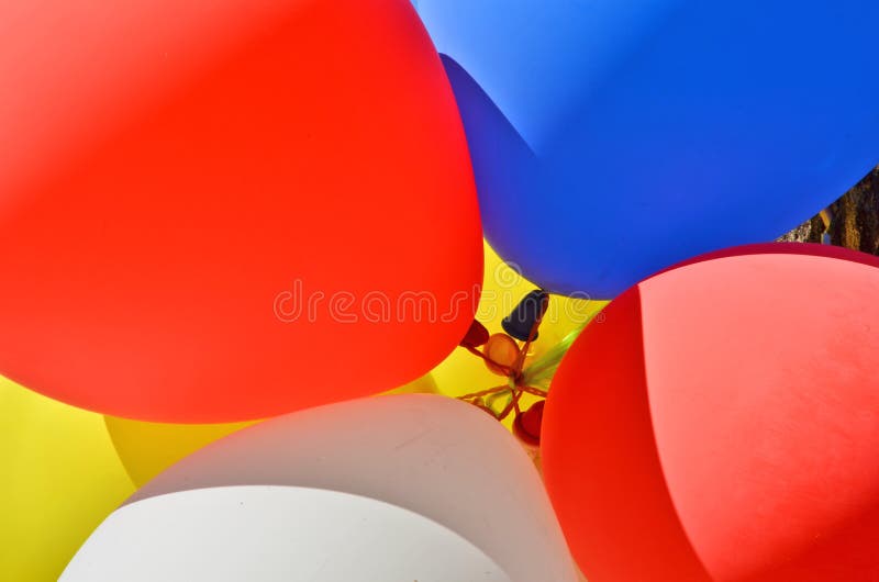 Härliga nya färger av ballonger stänger sig upp royaltyfri foto Härliga nya färger av ballonger stänger sig upp royaltyfri foto