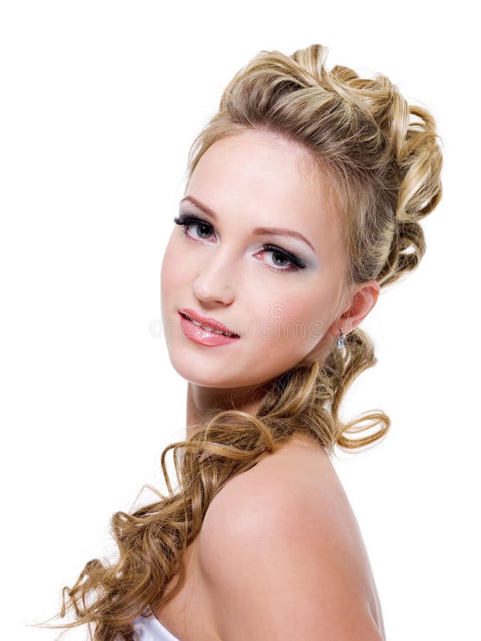 Brud med vacker brudfrisyr royaltyfria bilder