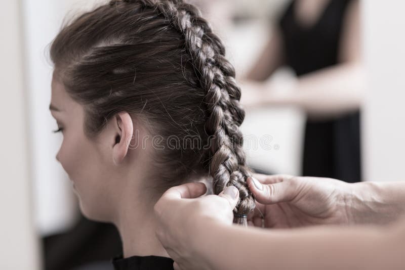 Vacker brudfrisyr arkivfoto