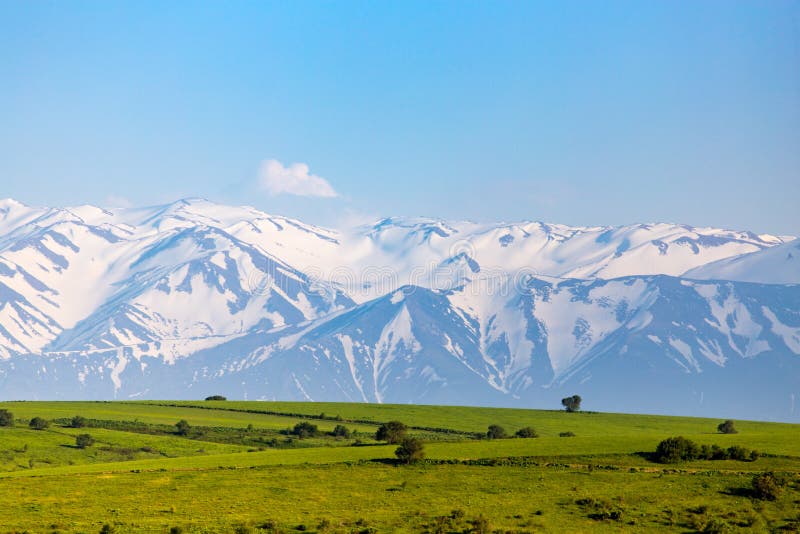 Härligt landskap av naturen i de Tien Shan bergen arkivfoton Härligt landskap av naturen i de Tien Shan bergen arkivfoton