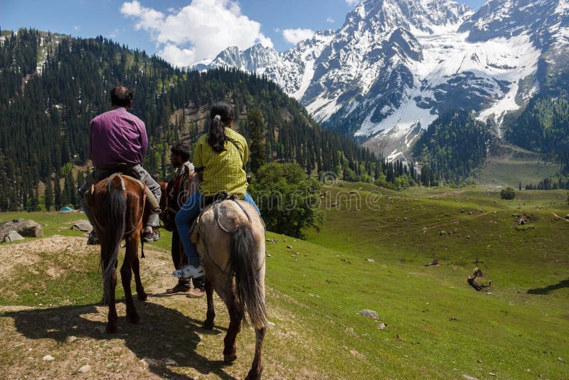 Hästryttare, turister i Kashmir Valley