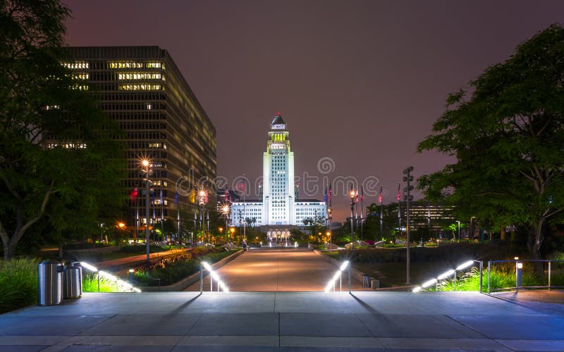 Hôtel de Ville de Los Angeles, secteur financier du centre de ville de Los Angeles la nuit, la Californie, Etats-Unis d'Amérique photo stock Hôtel de Ville de Los Angeles, secteur financier du centre de ville de Los Angeles la nuit, la Californie, Etats-Unis d'Amérique photo stock