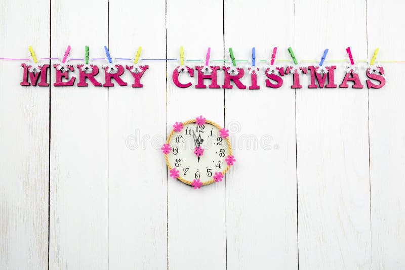 Hölzern, Hintergrund der weißen Weihnacht mit einer Glückwunschaufschrift stockfoto Hölzern, Hintergrund der weißen Weihnacht mit einer Glückwunschaufschrift stockfoto