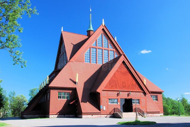 Hölzerne Kirche Kiruna Kyrkas in Form eines Zeltes Schweden lizenzfreie stockbilder Hölzerne Kirche Kiruna Kyrkas in Form eines Zeltes Schweden lizenzfreie stockbilder