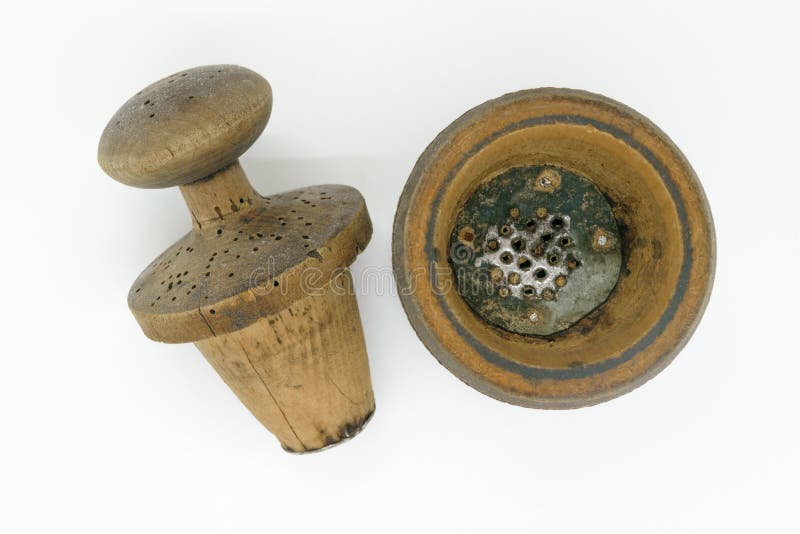 Hölzerne Pfeffermühle der manuellen Weinlese stockbilder Hölzerne Pfeffermühle der manuellen Weinlese stockbilder