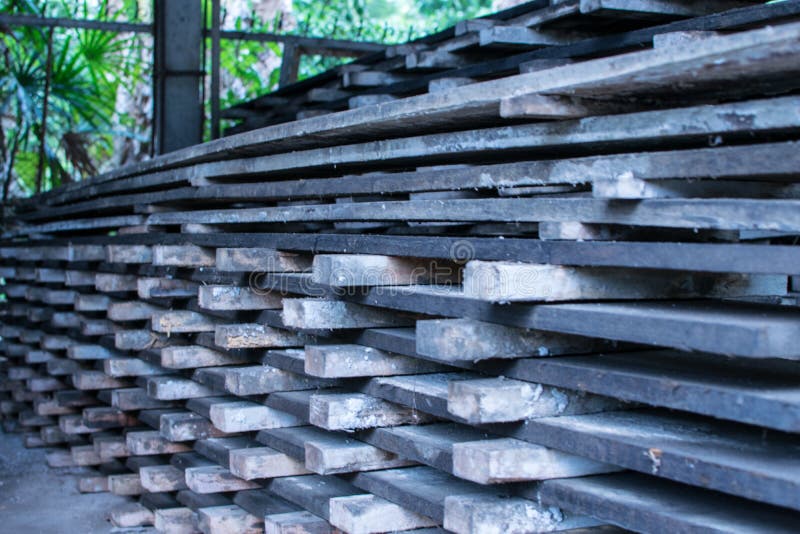 Hölzerne Struktur für Wohnungsbau das alte Holz lizenzfreie stockbilder Hölzerne Struktur für Wohnungsbau das alte Holz lizenzfreie stockbilder