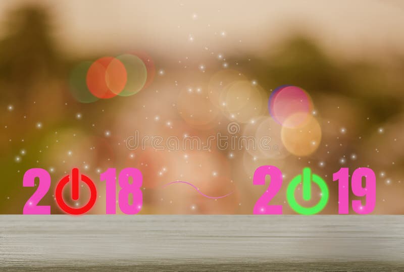 Hölzerne Tabelle mit Hintergründen, dem Funkeln und den festlichen Feiertagsfestlichkeiten, roter Abschaltungscountdown 2018 des lizenzfreie abbildung Hölzerne Tabelle mit Hintergründen, dem Funkeln und den festlichen Feiertagsfestlichkeiten, roter Abschaltungscountdown 2018 des lizenzfreie abbildung