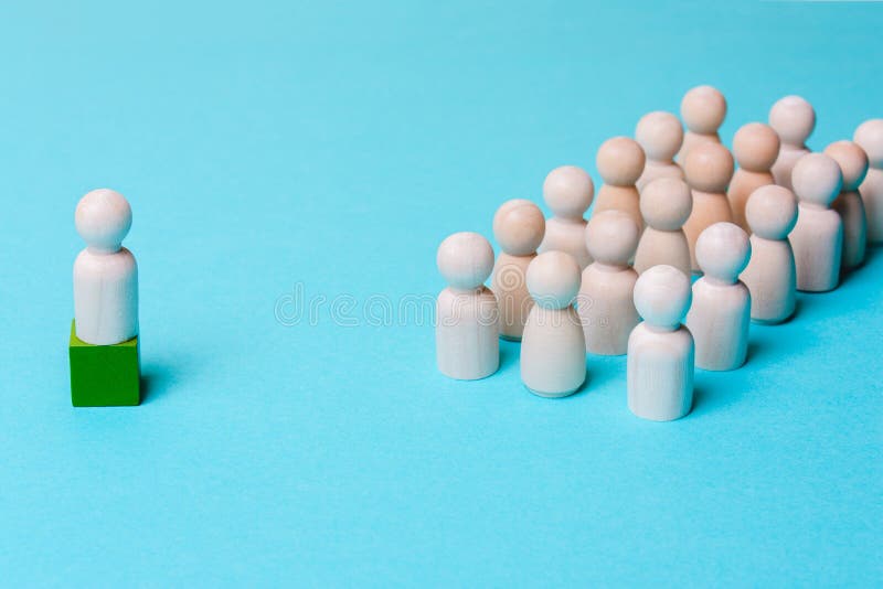 Hölzerne Zahlen auf einem blauen Hintergrund Führer und Team Dieses ist eine 3D übertragene Abbildung stockfotografie Hölzerne Zahlen auf einem blauen Hintergrund Führer und Team Dieses ist eine 3D übertragene Abbildung stockfotografie