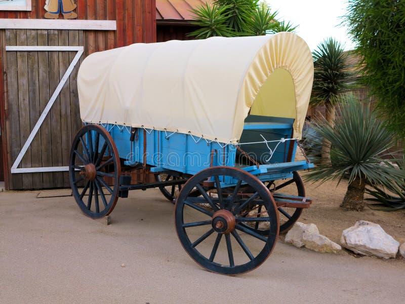 Hölzerner Planwagen lizenzfreie stockfotos Hölzerner Planwagen lizenzfreie stockfotos
