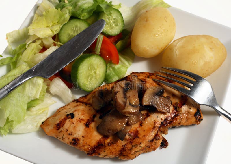 höna grillad potatissallad fotografering för bildbyråer höna grillad potatissallad fotografering för bildbyråer