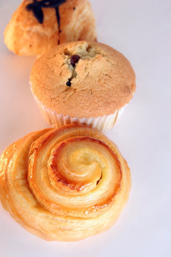 Hörnchen- und Muffinbrot stockbild Hörnchen- und Muffinbrot stockbild