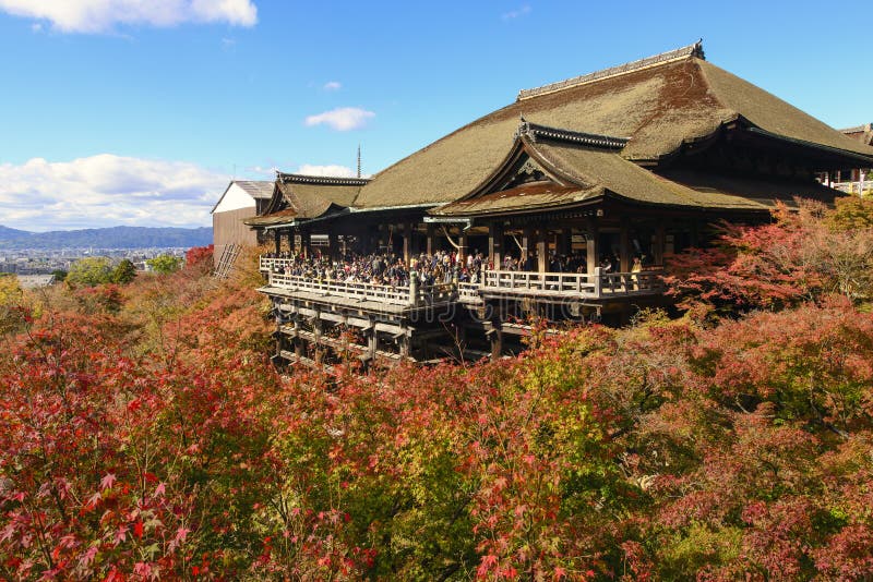 Höst i den Kiyomizu templet, Kyoto, Japan royaltyfria foton Höst i den Kiyomizu templet, Kyoto, Japan royaltyfria foton
