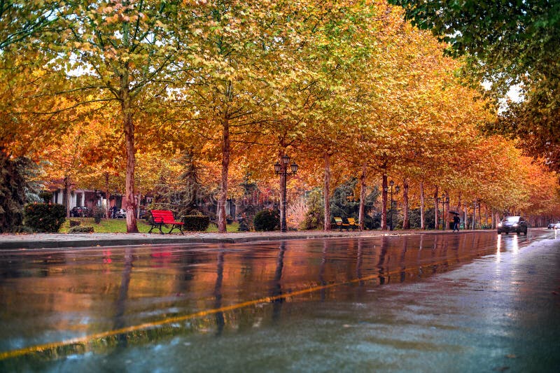 Höstcityscape i Tirana, Albanien huvudstad royaltyfria foton Höstcityscape i Tirana, Albanien huvudstad royaltyfria foton