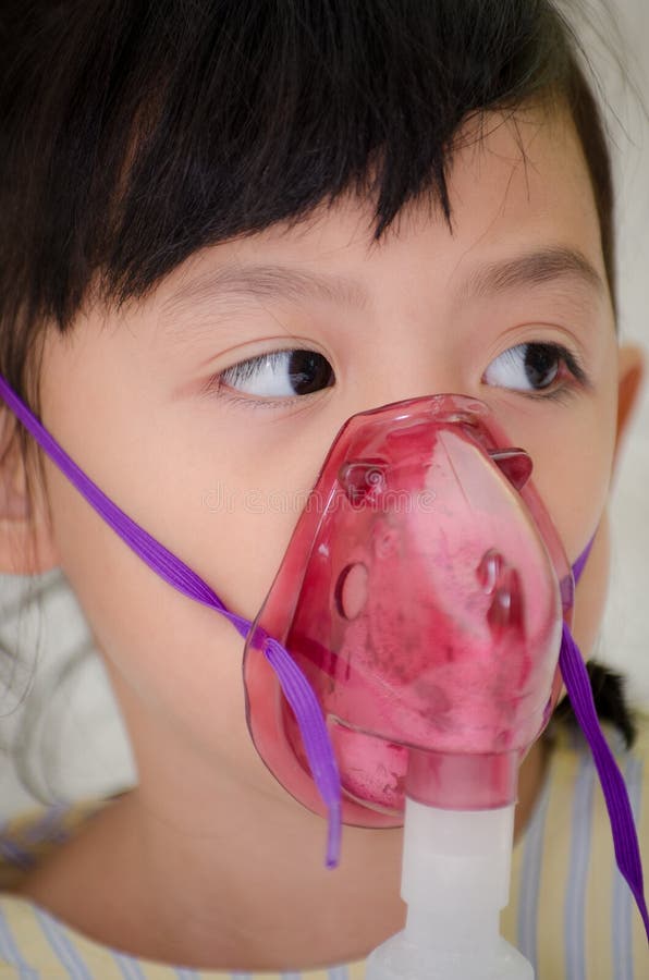 I bambini della Tailandia hanno avuti respiratorio malato