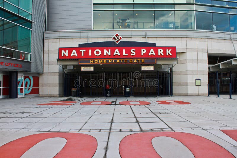 I cittadini del concourse di Homeplate parcheggiano Washington, DC immagini stock libere da diritti I cittadini del concourse di Homeplate parcheggiano Washington, DC immagini stock libere da diritti