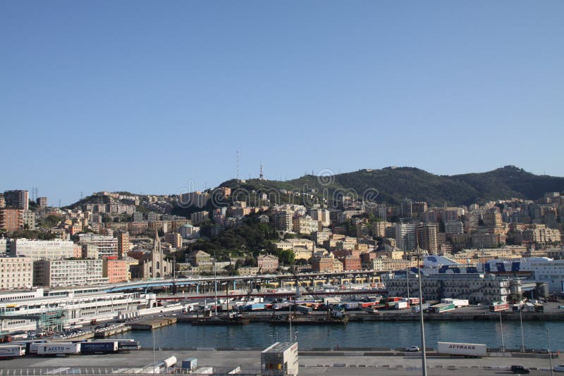 I gammal italiensk port royaltyfri foto I gammal italiensk port royaltyfri foto