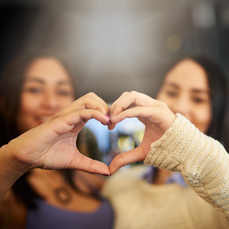 List 30+ Stock Images best friends making a heart with their hands Sharp List 30+ Stock Images best friends making a heart with their hands Sharp
