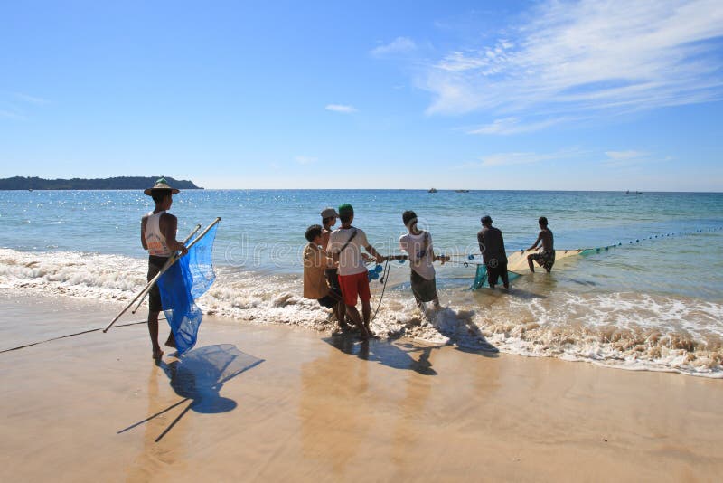 I pescatori sul Bengala abbaiano, il Myanmar immagini stock libere da diritti I pescatori sul Bengala abbaiano, il Myanmar immagini stock libere da diritti