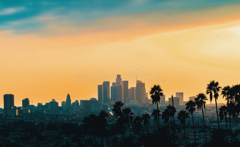 I stadens centrum Los Angeles horisont på solnedgången royaltyfri fotografi I stadens centrum Los Angeles horisont på solnedgången royaltyfri fotografi