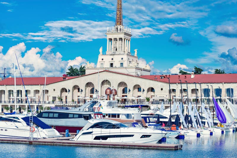 Iate e barcos em Sochi fotos de stock Iate e barcos em Sochi fotos de stock